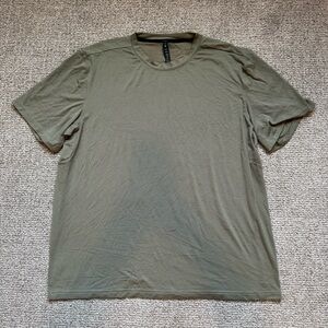 Lululemon License to Train Relaxed Short-Sleeve Shirt Men’s